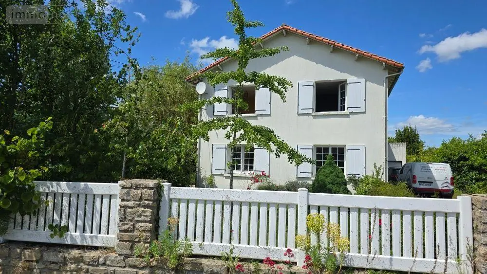 Maison a vendre Lezay 79120 Deux-Sèvres 79 162 m2 7 pièces 126700 euros 13547 003