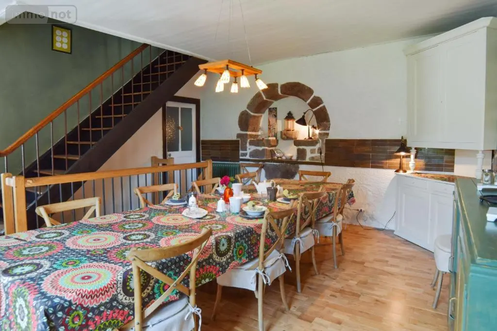 Propriete a vendre Saint-Cirgues-de-Jordanne 15590 Cantal 15 504 m2 18 pièces 676000 euros 15061-83 004