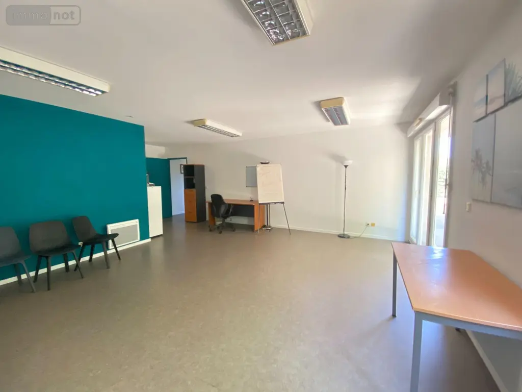 Fonds et murs commerciaux a vendre Mérignac 33700 Gironde 33 106 m2 5 pièces 281400 euros 11638/340 011