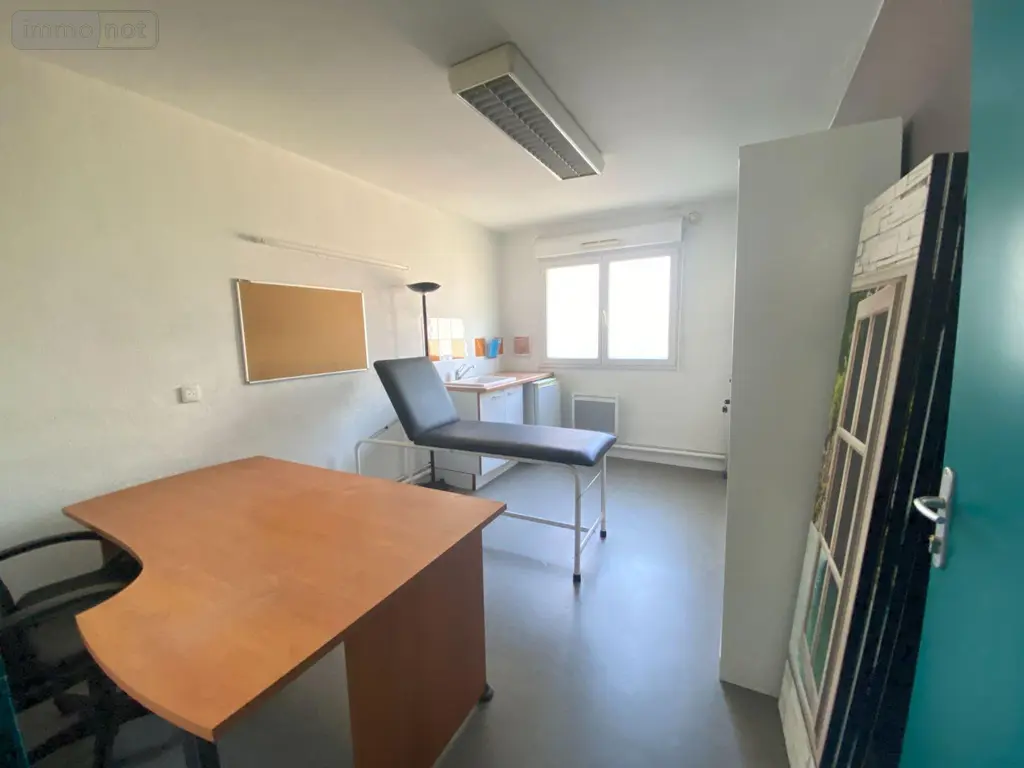 Fonds et murs commerciaux a vendre Mérignac 33700 Gironde 33 106 m2 5 pièces 281400 euros 11638/340 010