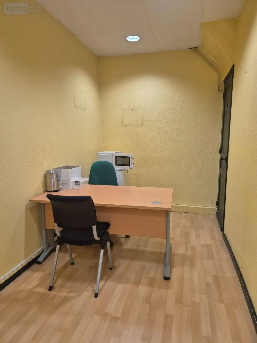 Location fonds et murs commerciaux Bailleul 59270 Nord 59 65 m2 1060 euros FLOCB288 005