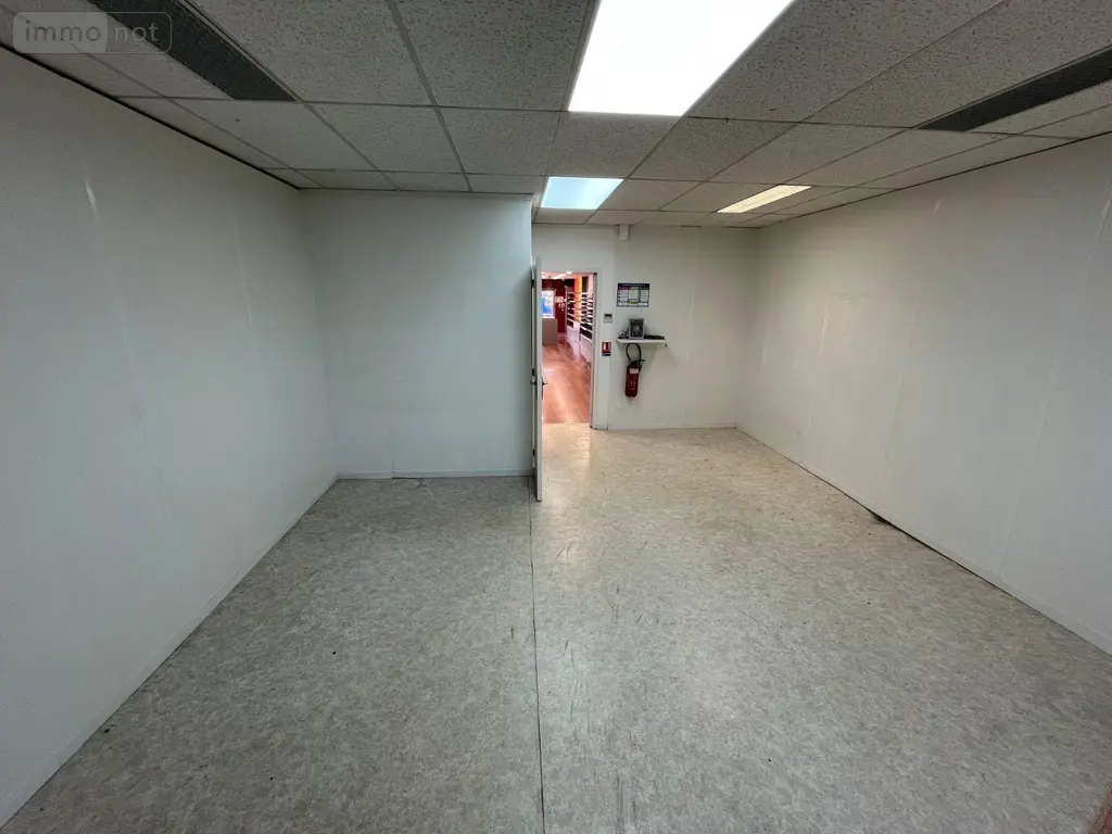 Fonds et murs commerciaux a vendre Montceau-les-Mines 71300 Saône-et-Loire 71 188 m2 3 pièces 74200 euros 063/1496 003
