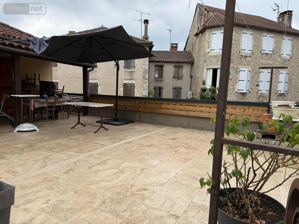 Immeuble de rapport a vendre Limogne-en-Quercy 46260 Lot 46 120 m2 2 pièces 157800 euros LI/662 010