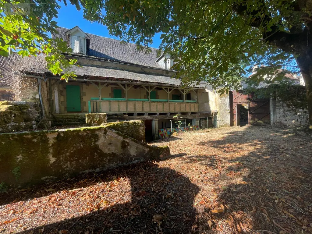 Propriete a vendre Assier 46320 Lot 46 330 m2 13 pièces 158000 euros 46030/PROP/585 012