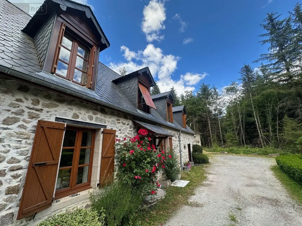 Location maison Saint-Pardoux-le-Neuf 19200 Corrèze 19 96 m2 4 pièces 865 euros 10817/263 002