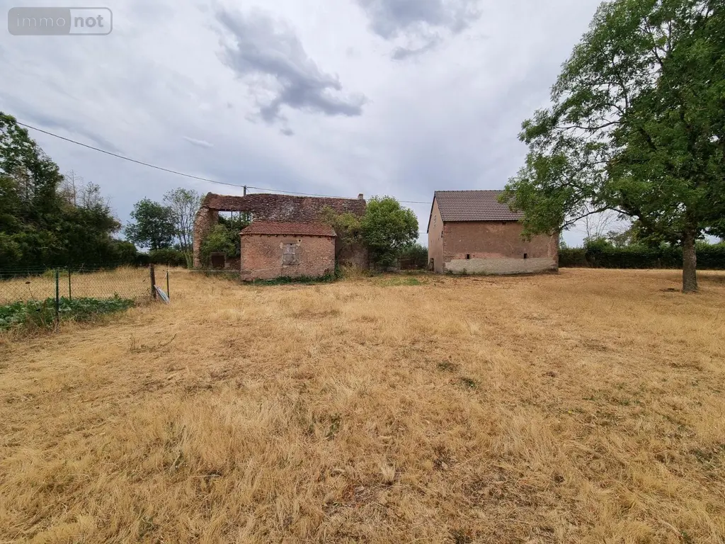 Propriete a vendre Montaiguët-en-Forez 03130 Allier 03 302 m2 8 pièces 550000 euros 20371 025