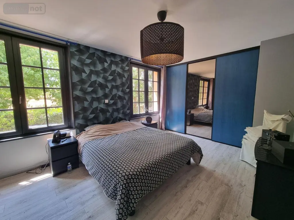 Propriete a vendre Montaiguët-en-Forez 03130 Allier 03 302 m2 8 pièces 550000 euros 20371 011
