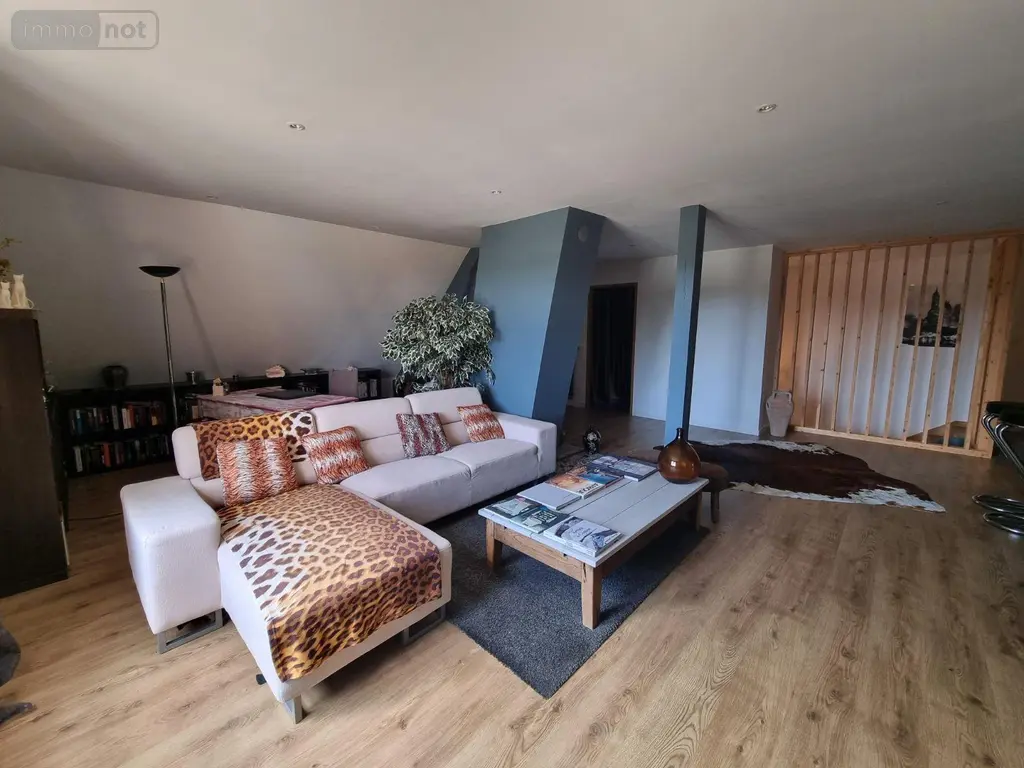Propriete a vendre Montaiguët-en-Forez 03130 Allier 03 302 m2 8 pièces 550000 euros 20371 013