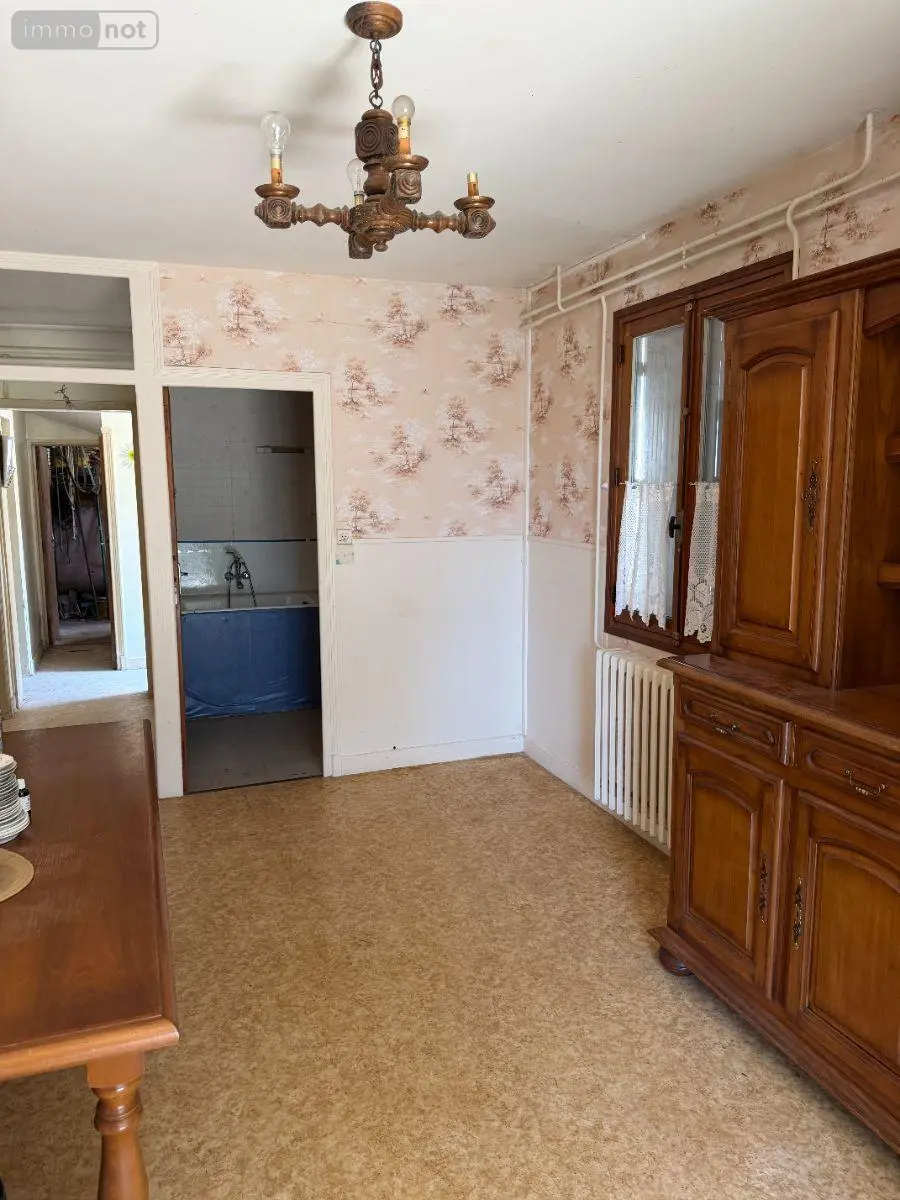 Maison a vendre Saint-Martin-Valmeroux 15140 Cantal 15 213 m2 8 pièces 139920 euros 15060/1285 012
