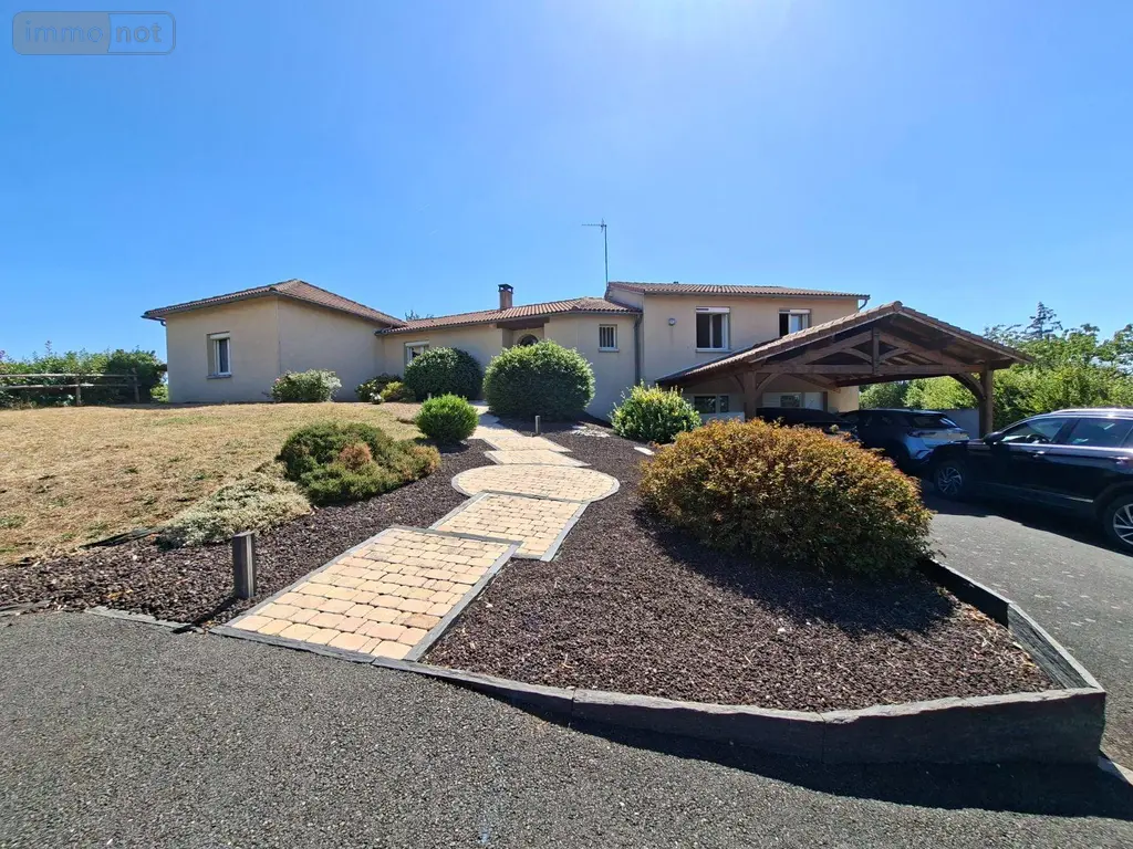 Maison a vendre Bressuire 79300 Deux-Sèvres 79 134 m2 6 pièces 287375 euros AGM 100** 001