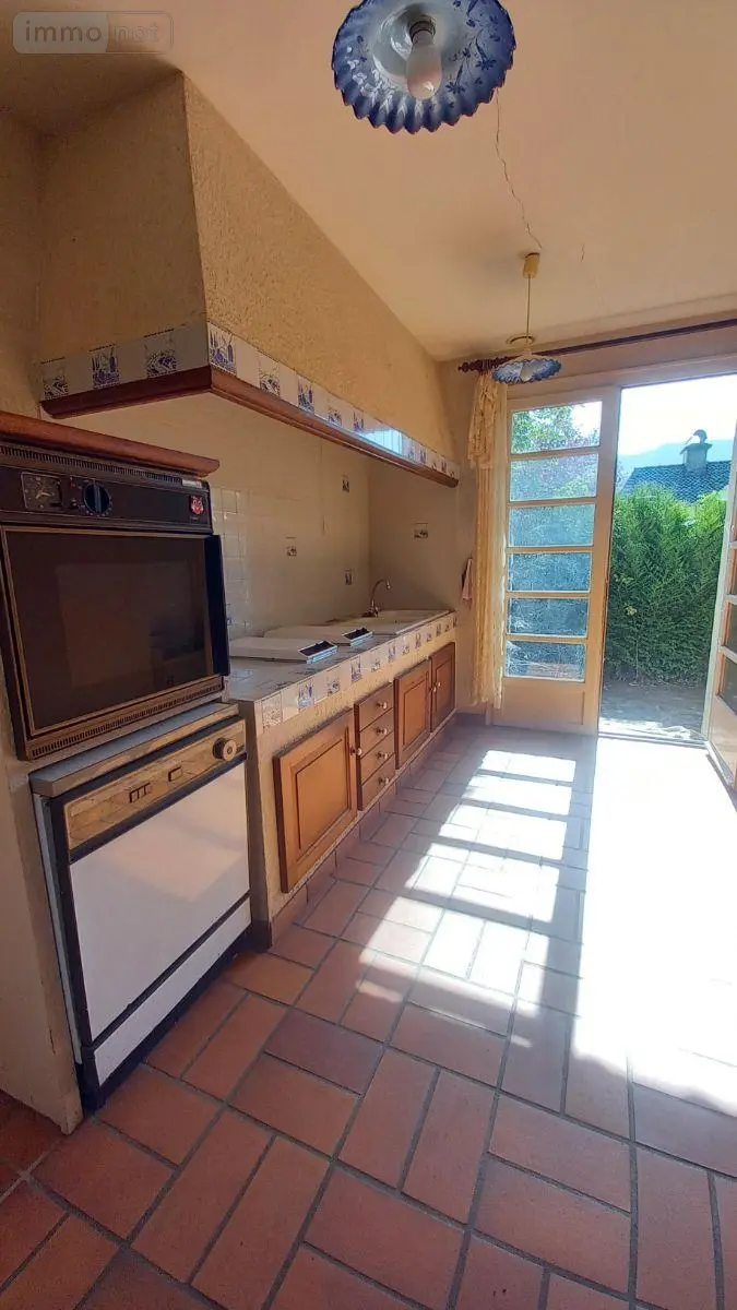 Maison a vendre Vic-sur-Cère 15800 Cantal 15 127 m2 159000 euros MG/2584 002