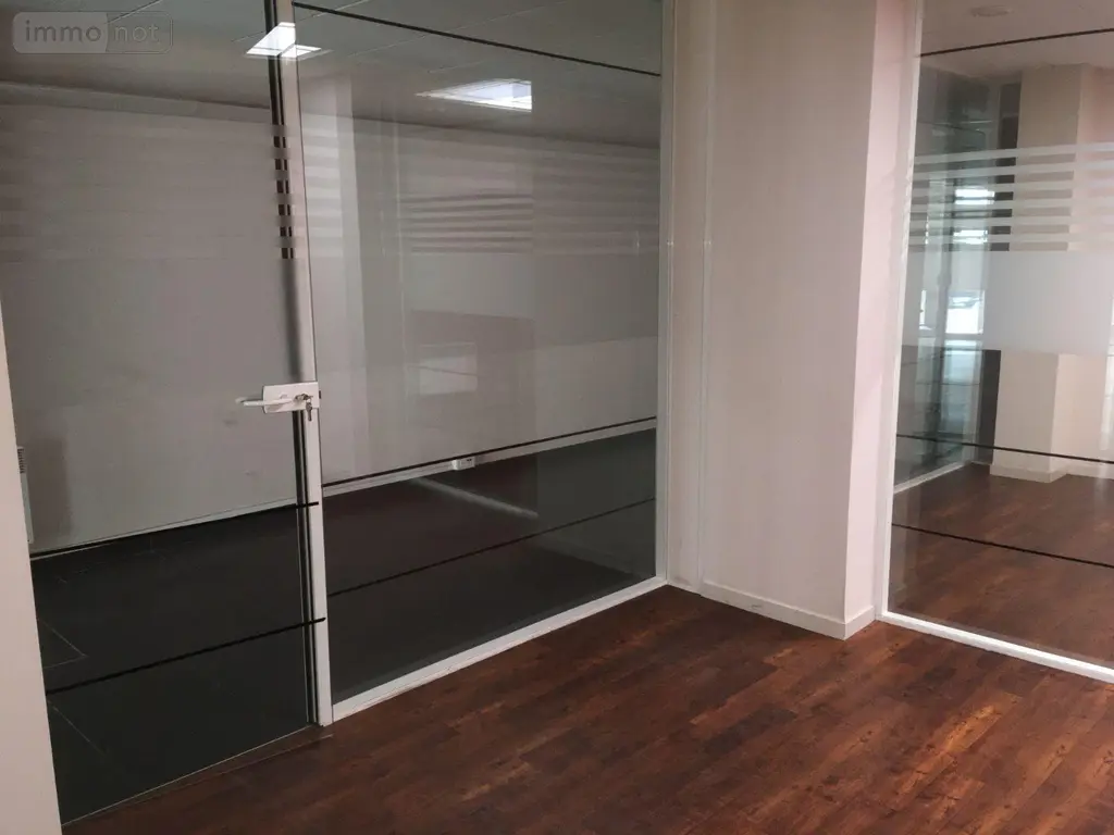 Location fonds et murs commerciaux Bergues 59380 Nord 59 150 m2 1600 euros M1633 006