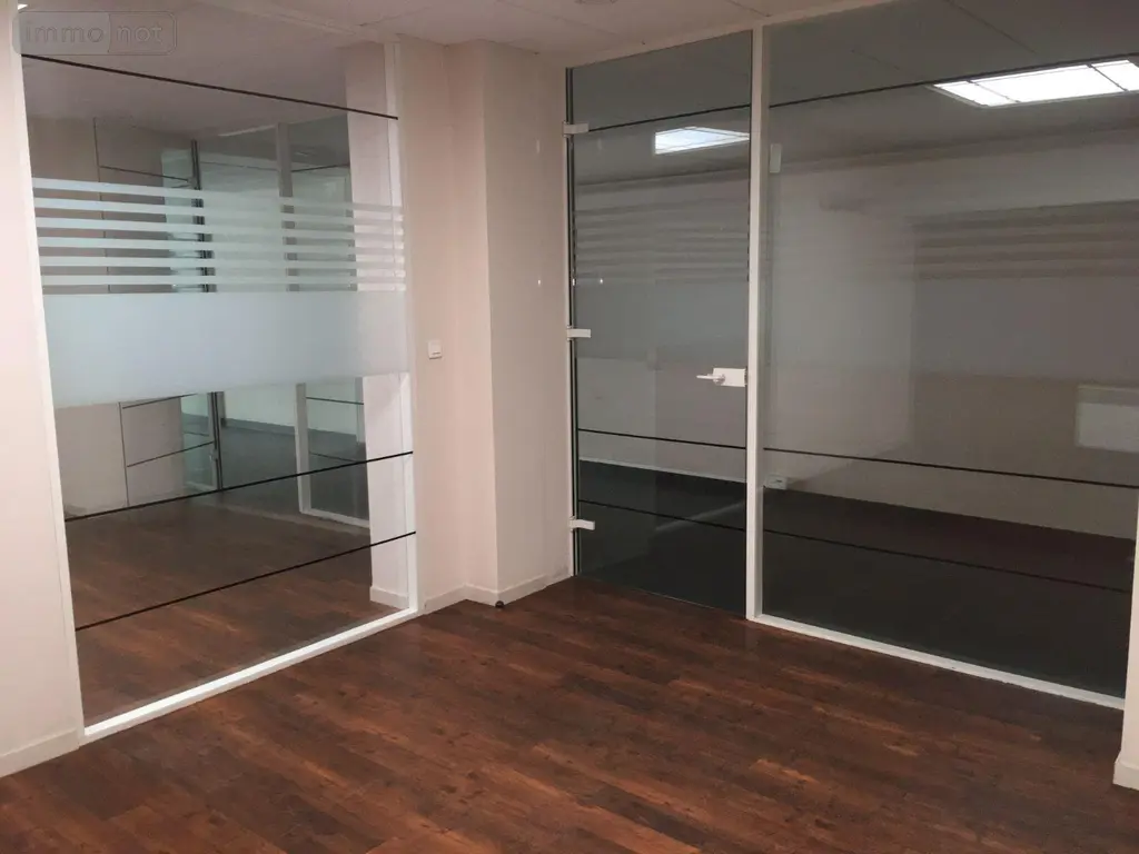 Location fonds et murs commerciaux Bergues 59380 Nord 59 150 m2 1600 euros M1633 003