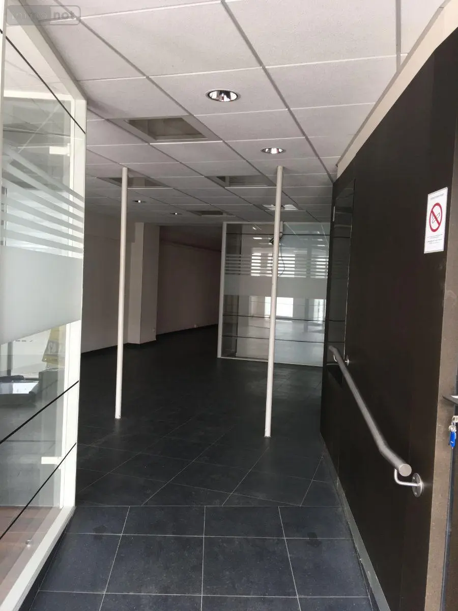 Location fonds et murs commerciaux Bergues 59380 Nord 59 150 m2 1600 euros M1633 004