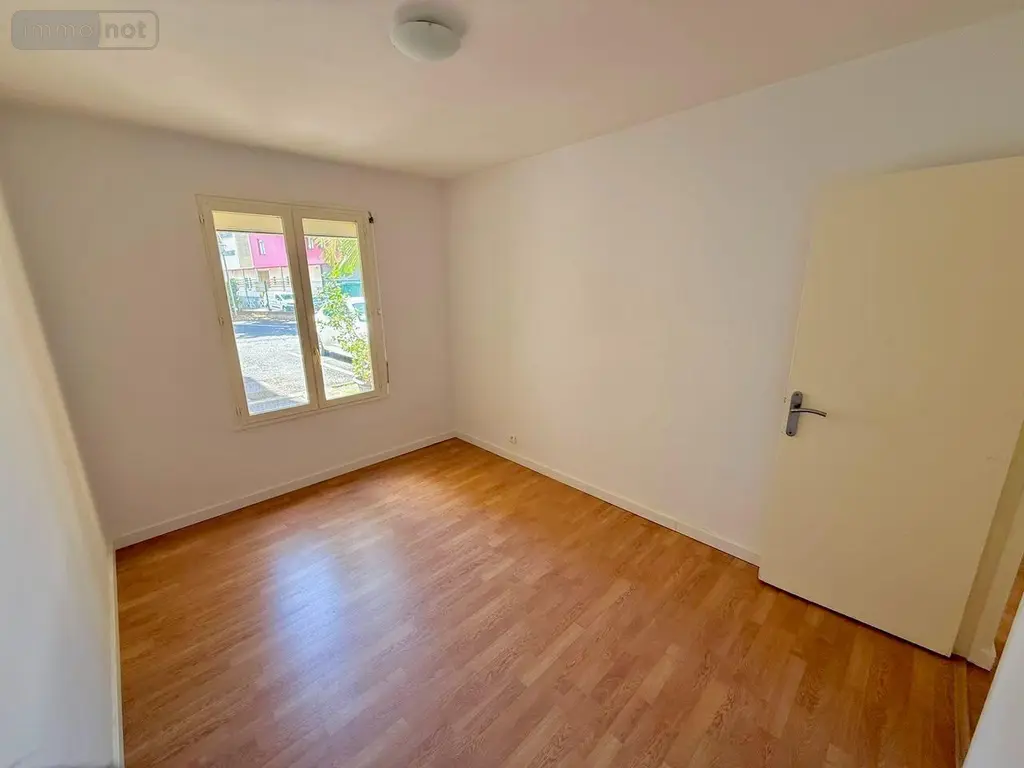 Appartement a vendre Saint-Denis 97400 La Réunion 974 87 m2 5 pièces 196100 euros 97424/308 004