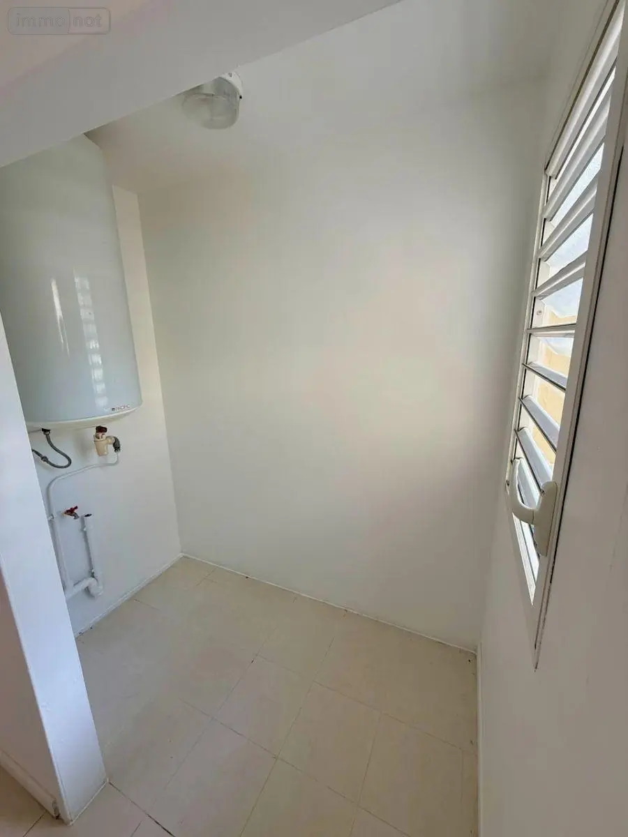 Appartement a vendre Saint-Denis 97400 La Réunion 974 87 m2 5 pièces 196100 euros 97424/308 009