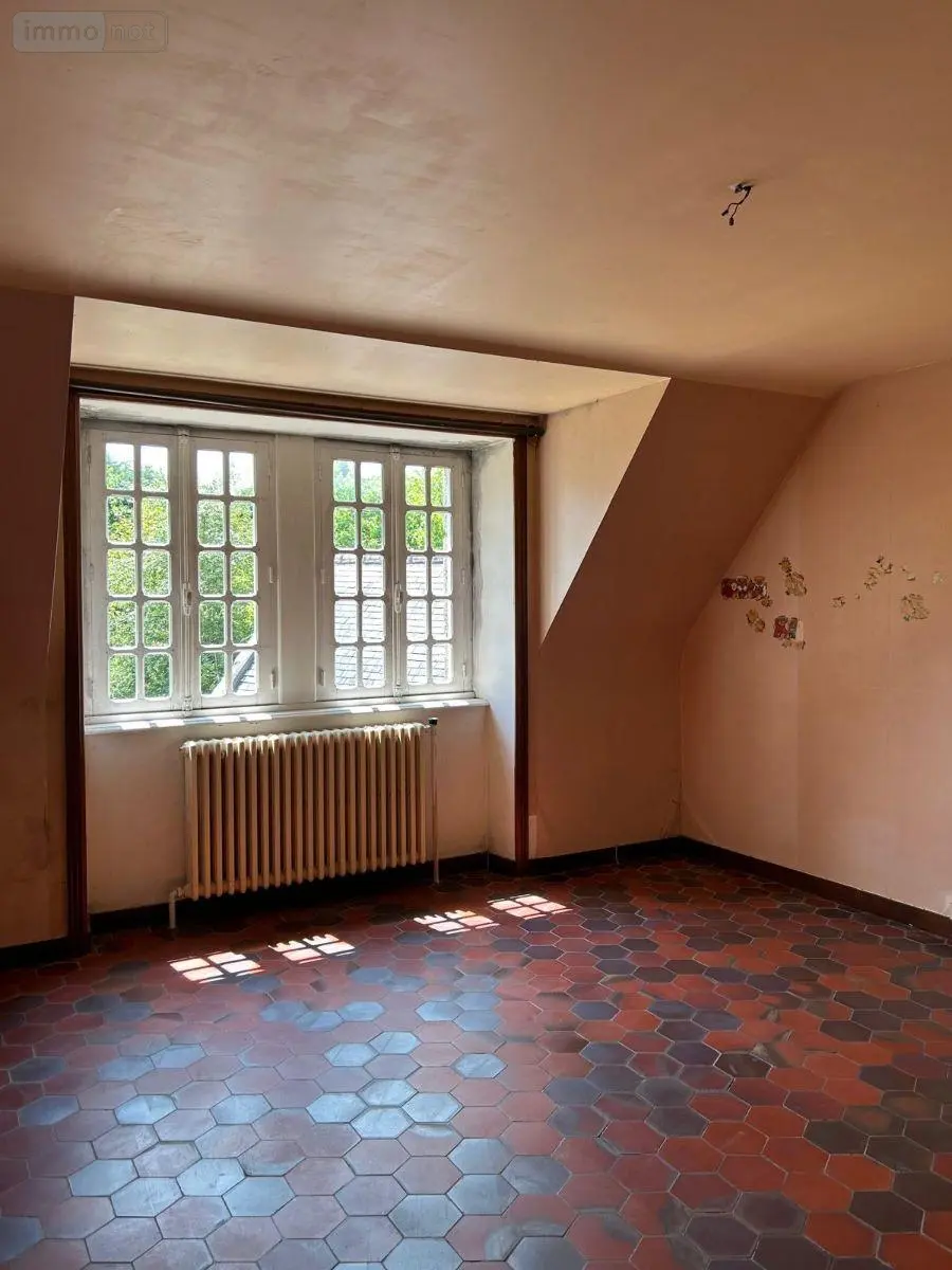 Propriete a vendre Locronan 29180 Finistère 29 163 m2 8 pièces 377280 euros 3303-30 009