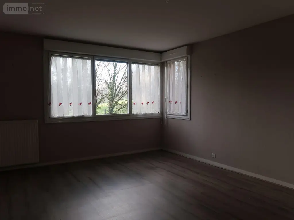 Location appartement Rennes 35700 Ille-et-Vilaine 35 53 m2 2 pièces 820 euros 050/179 005