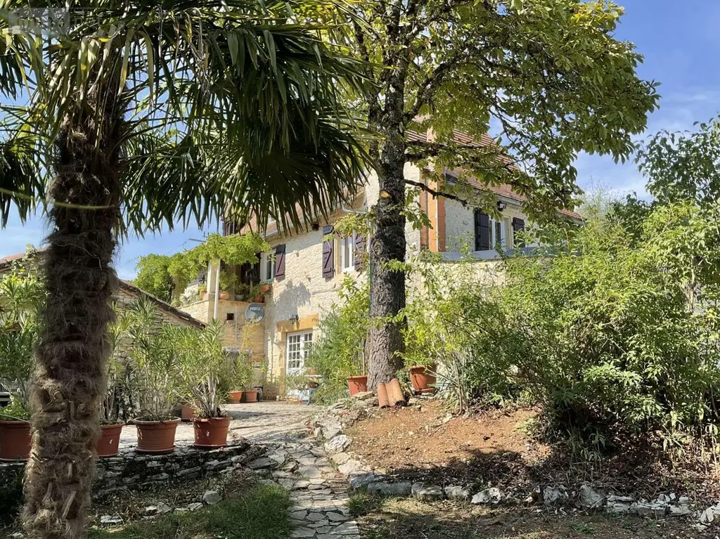 Maison a vendre Gourdon 46300 Lot 46 230 m2 17 pièces 548900 euros 46041/465 005