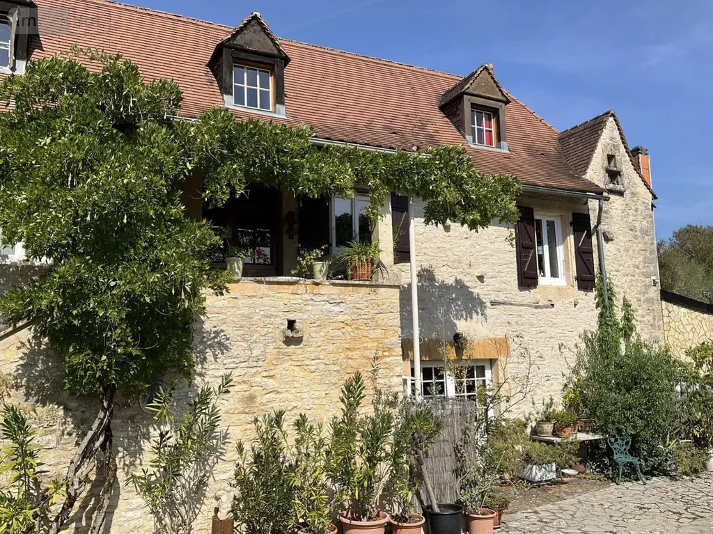 Maison a vendre Gourdon 46300 Lot 46 230 m2 17 pièces 548900 euros 46041/465 003