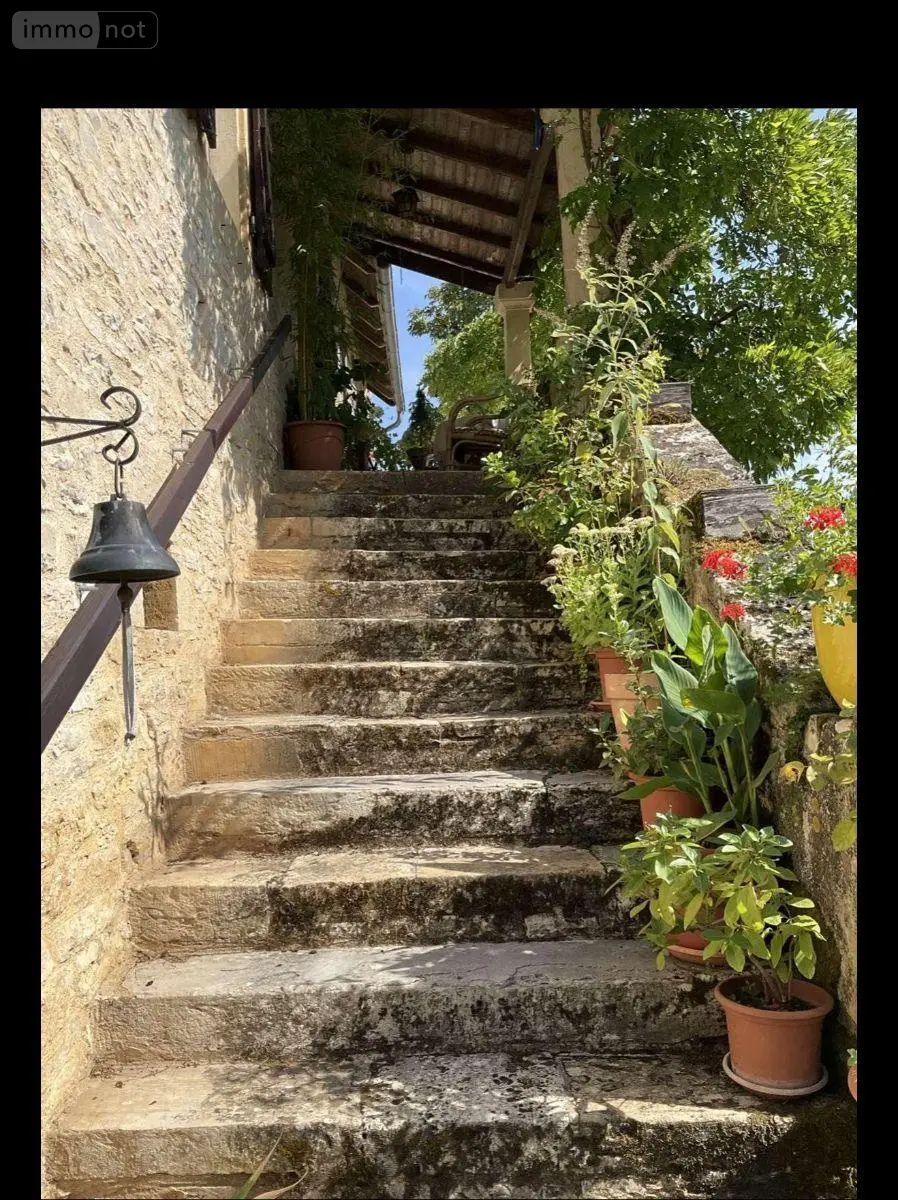 Maison a vendre Gourdon 46300 Lot 46 230 m2 17 pièces 548900 euros 46041/465 018