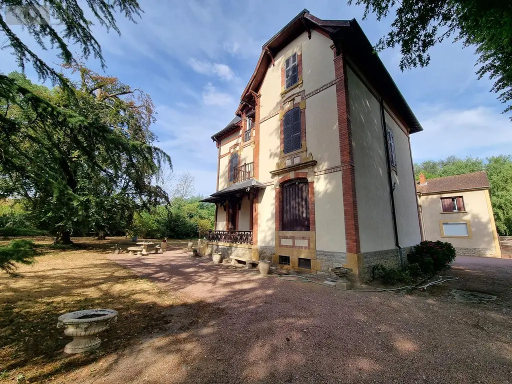 Propriete a vendre Paray-le-Monial 71600 Saône-et-Loire 71 222 m2 9 pièces 416000 euros 20358 009