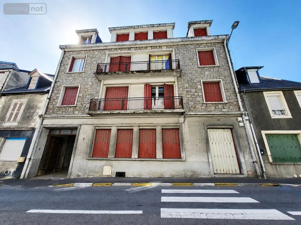 Immeuble de rapport a vendre Ussel 19200 Corrèze 19 449 m2 157500 euros UM 1323 002
