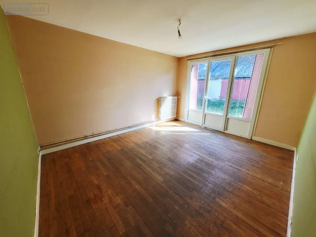 Immeuble de rapport a vendre Ussel 19200 Corrèze 19 449 m2 157500 euros UM 1323 005