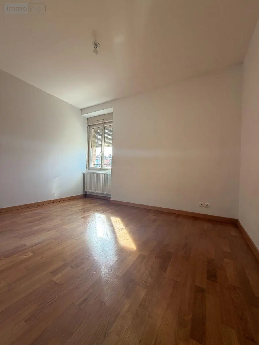 Location appartement Mâcon 71000 Saône-et-Loire 71 117 m2 5 pièces 890 euros LC 524 006