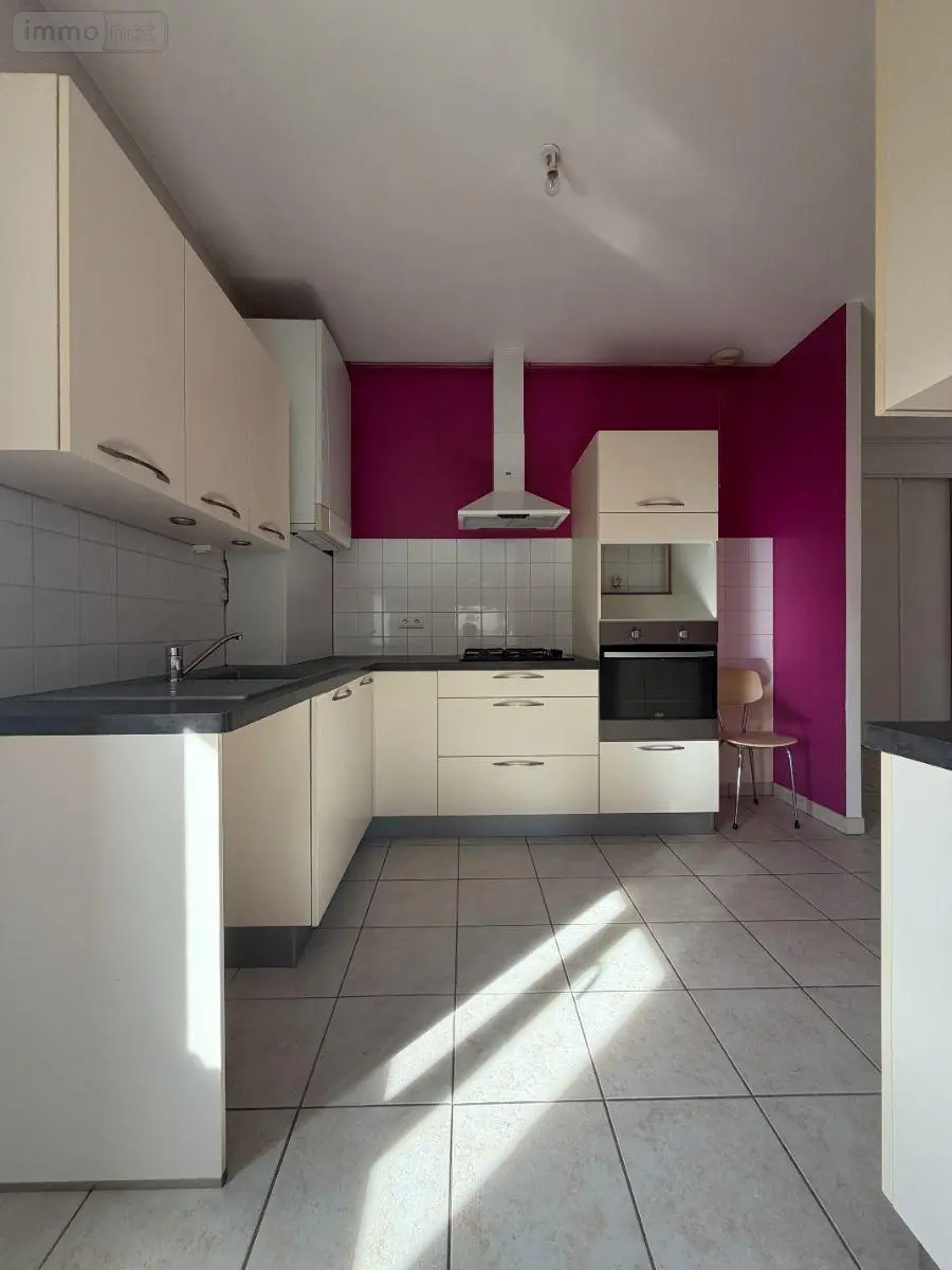 Location appartement Mâcon 71000 Saône-et-Loire 71 117 m2 5 pièces 890 euros LC 524 003