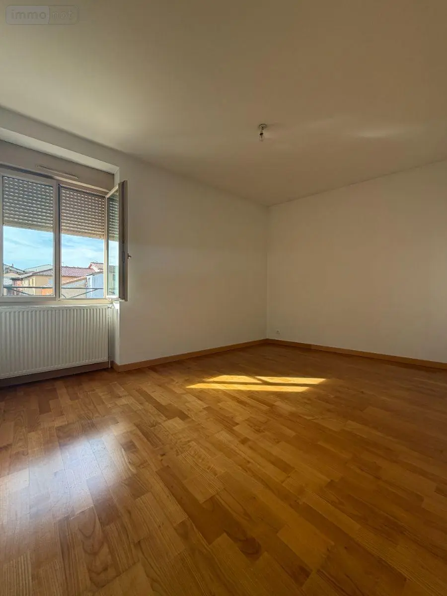 Location appartement Mâcon 71000 Saône-et-Loire 71 117 m2 5 pièces 890 euros LC 524 008