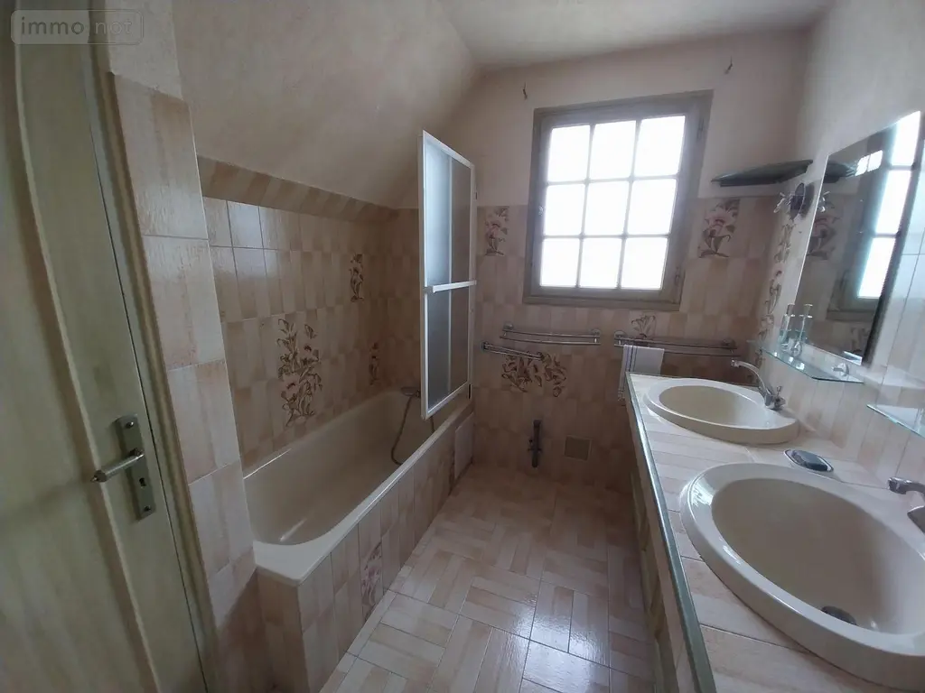 Maison a vendre Vitré 35500 Ille-et-Vilaine 35 139 m2 6 pièces 320850 euros 35131-336 009