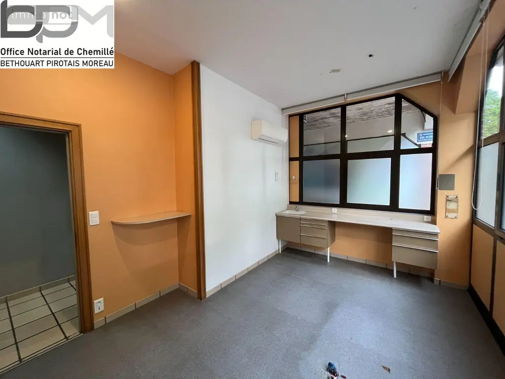 Fonds et murs commerciaux a vendre Chemillé-en-Anjou 49120 Maine-et-Loire 49 172 m2 260000 euros 49062/836 006