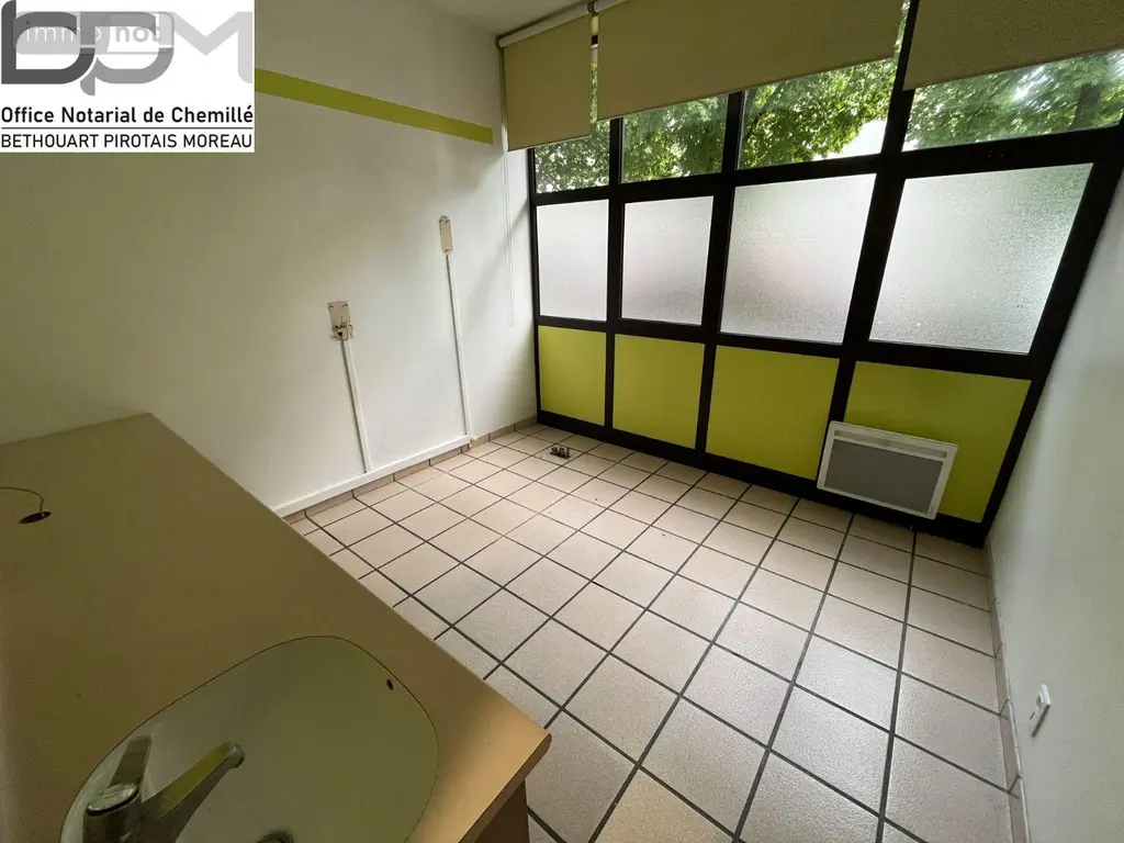 Fonds et murs commerciaux a vendre Chemillé-en-Anjou 49120 Maine-et-Loire 49 172 m2 260000 euros 49062/836 015