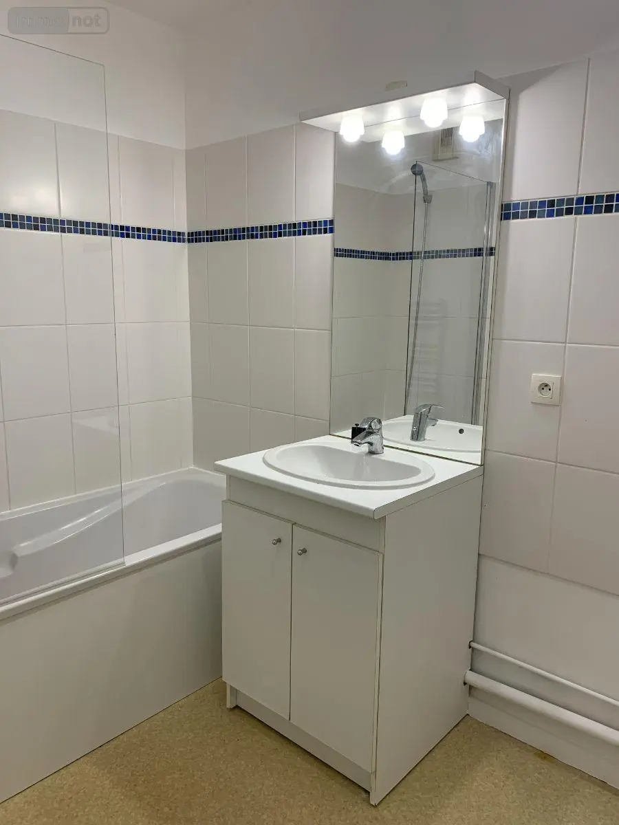 Location appartement Bailleul 59270 Nord 59 43 m2 2 pièces 665 euros FLOCB859 004