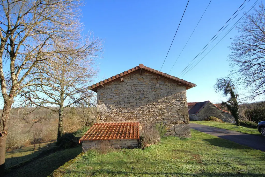 Immeuble de rapport a vendre Vailhourles 12200 Aveyron 12 21 m2 1 pièce 43360 euros 3206 1 016