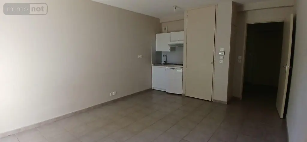 Location appartement Troyes 10000 Aube 10 23 m2 1 pièce 420 euros 10376/1299 005