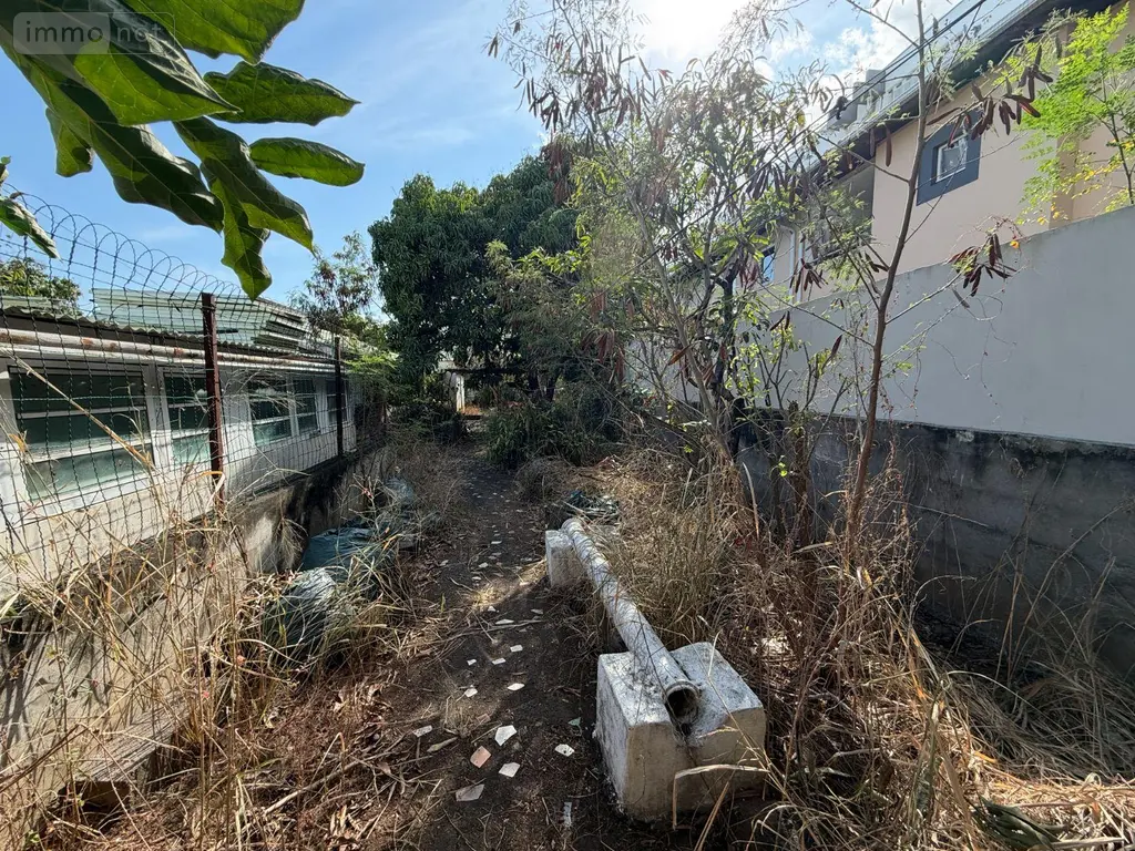 Terrain a batir a vendre La Possession 97419 La Réunion 974 67 m2 207700 euros 97405/324 004