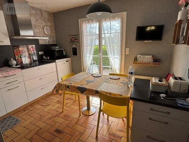 Viager maison Cour-Cheverny 41700 Loir-et-Cher 41 110 m2 6 pièces 70000 euros 001/2200 010