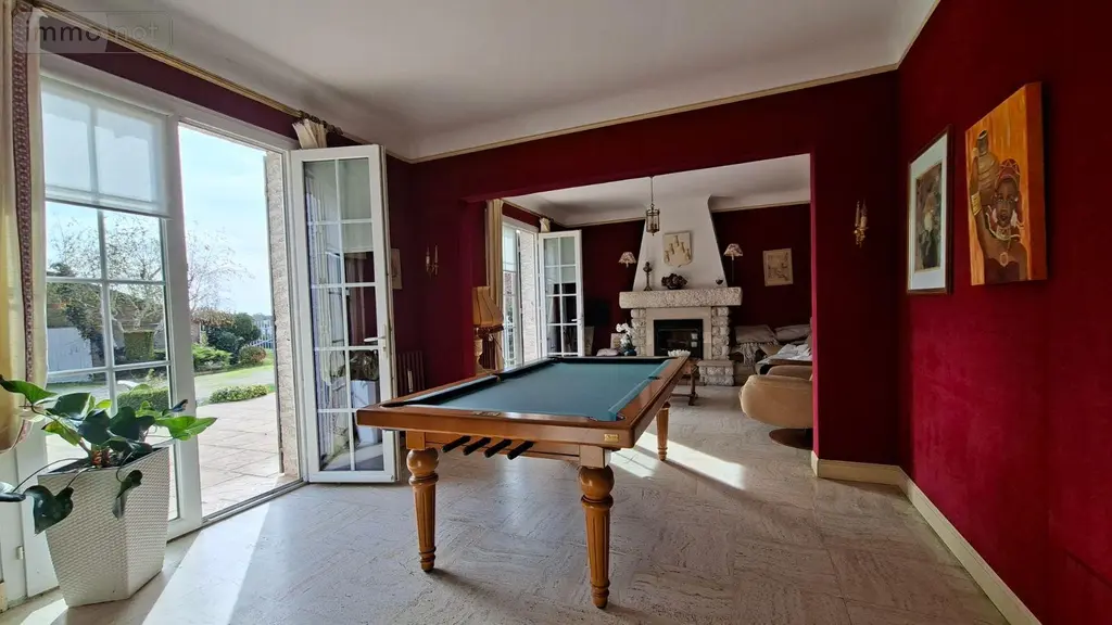 Propriete a vendre Nueil-les-Aubiers 79250 Deux-Sèvres 79 193 m2 10 pièces 271700 euros AGM 105* 008