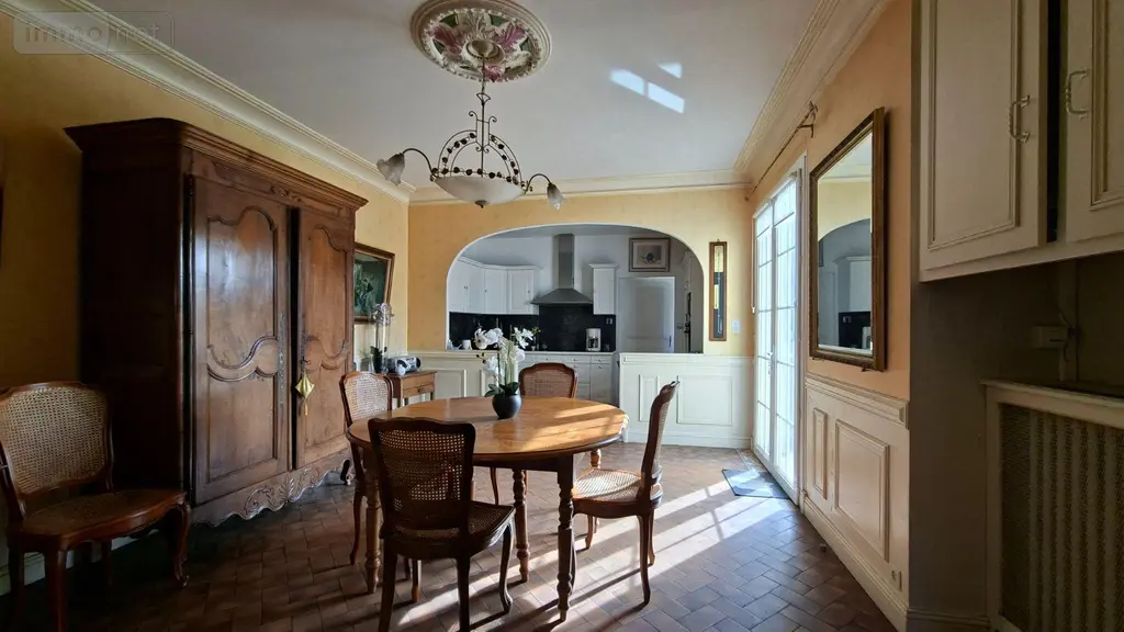 Propriete a vendre Nueil-les-Aubiers 79250 Deux-Sèvres 79 193 m2 10 pièces 271700 euros AGM 105* 006
