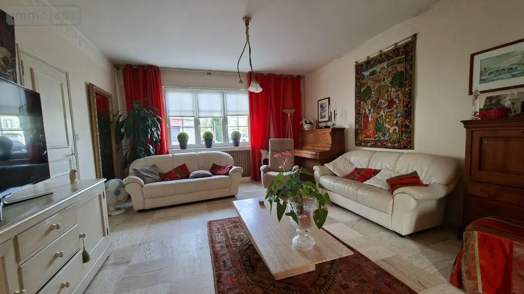 Propriete a vendre Nueil-les-Aubiers 79250 Deux-Sèvres 79 193 m2 10 pièces 271700 euros AGM 105* 004