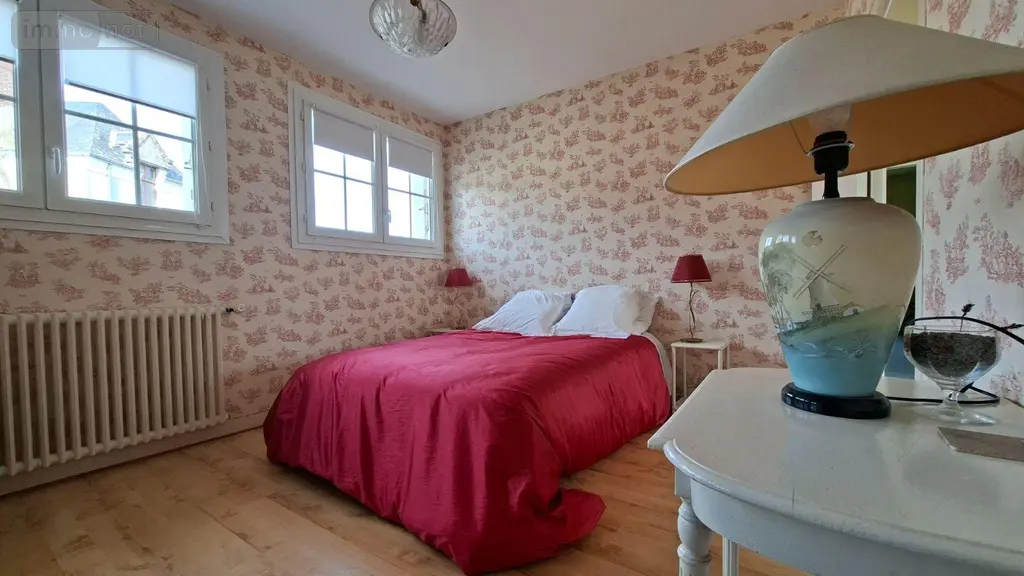 Propriete a vendre Nueil-les-Aubiers 79250 Deux-Sèvres 79 193 m2 10 pièces 271700 euros AGM 105* 014