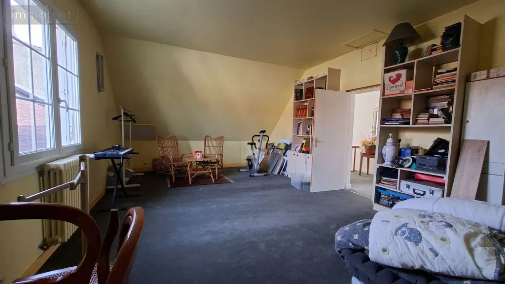 Propriete a vendre Nueil-les-Aubiers 79250 Deux-Sèvres 79 193 m2 10 pièces 271700 euros AGM 105* 015