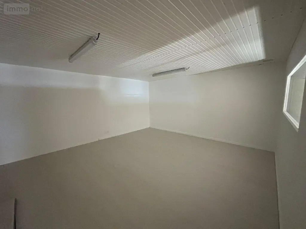 Fonds et murs commerciaux a vendre Parempuyre 33290 Gironde 33 169 m2 4 pièces 219350 euros 032/1720 002