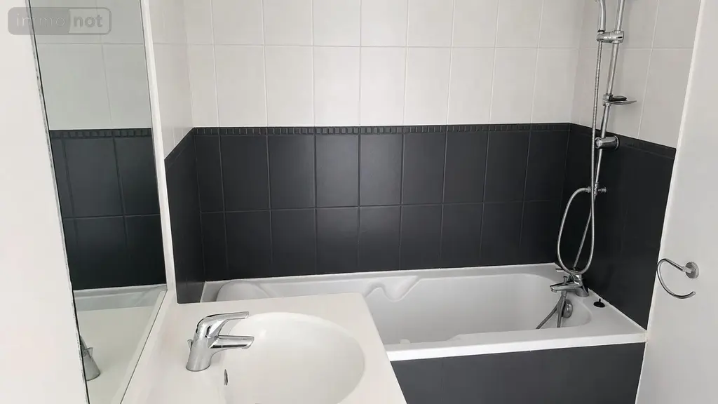 Appartement a vendre Rennes 35000 Ille-et-Vilaine 35 76 m2 3 pièces 293440 euros CHEUVREUX/101 010