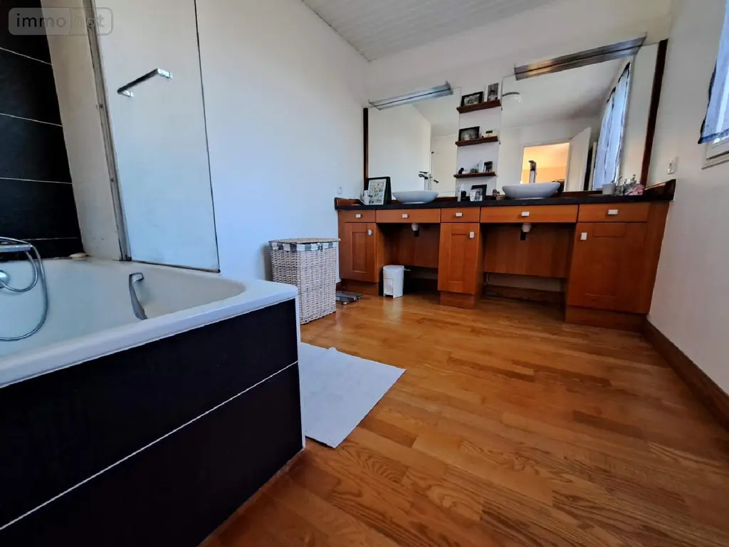 Maison a vendre Ombrée d'Anjou 49420 Maine-et-Loire 49 223 m2 7 pièces 296460 euros 076/2755-DIA 008