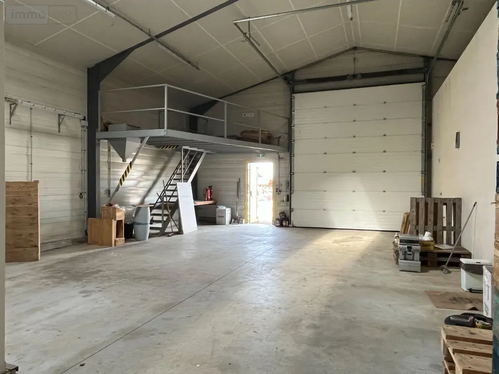 Garage et parking a vendre Magny 89200 Yonne 89 249 m2 181000 euros 89099/140730 007