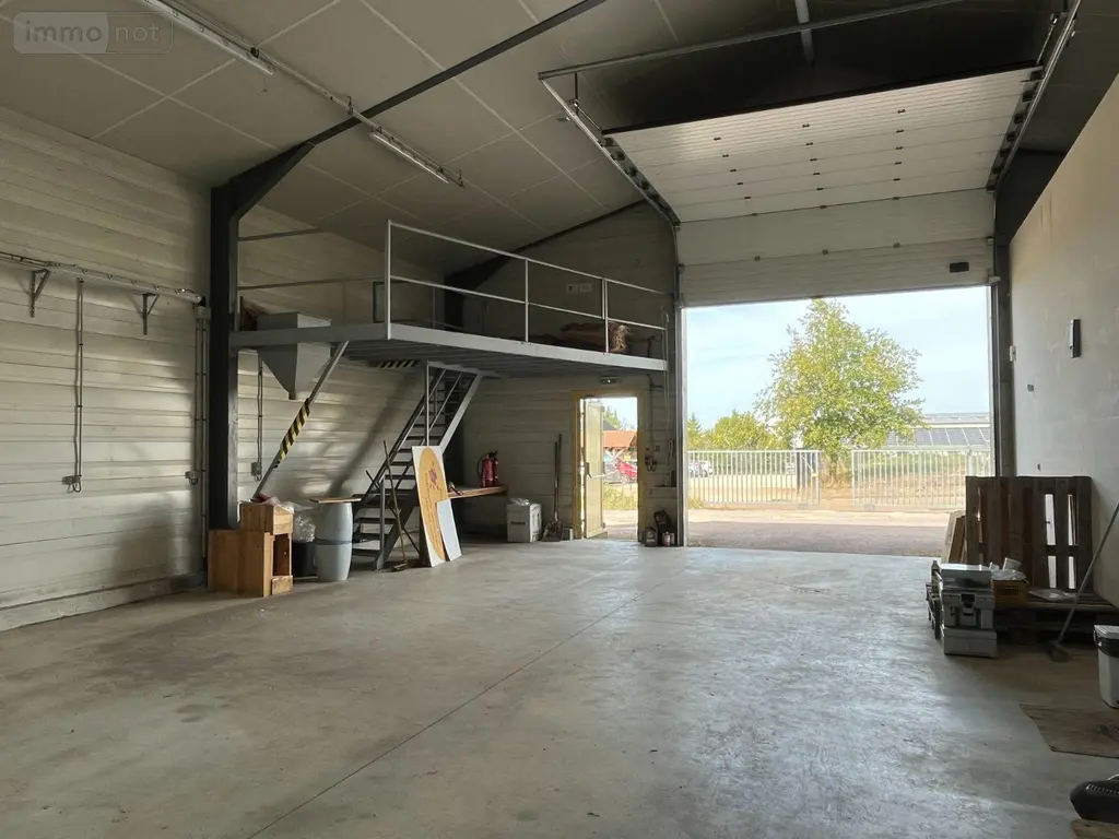 Garage et parking a vendre Magny 89200 Yonne 89 249 m2 181000 euros 89099/140730 006