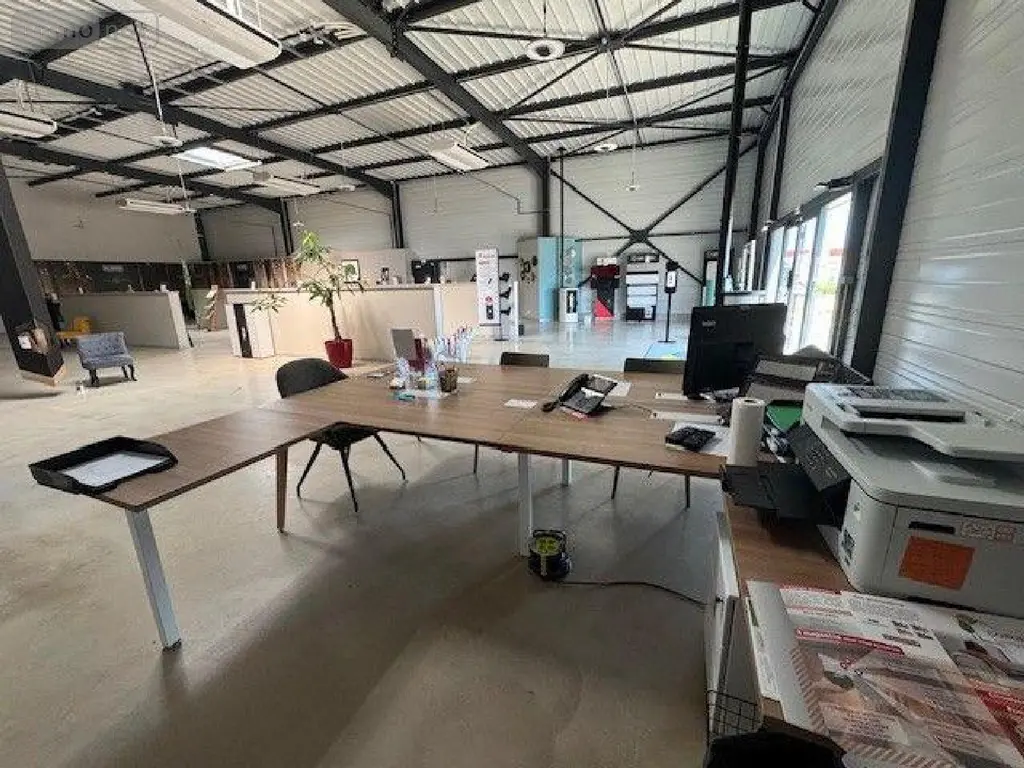 Fonds et murs commerciaux a vendre Cormontreuil 51350 Marne 51 700 m2 1133000 euros 51095/210 004